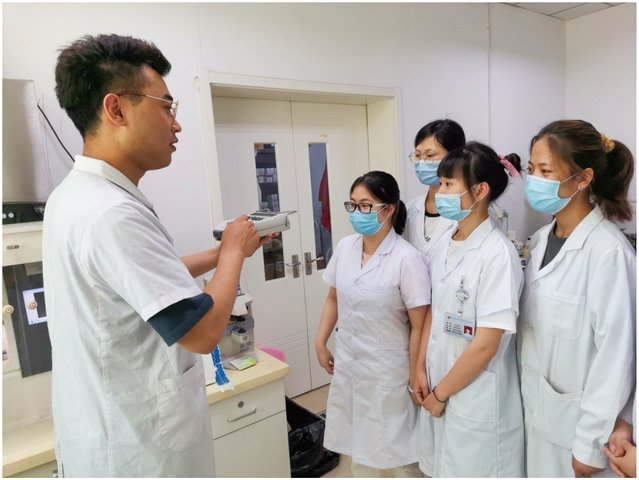 培养适应社会及医疗卫生事业发展需要
